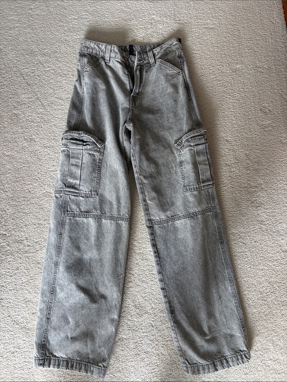 Divided Women's Gray Straight-Leg Cargo Jeans